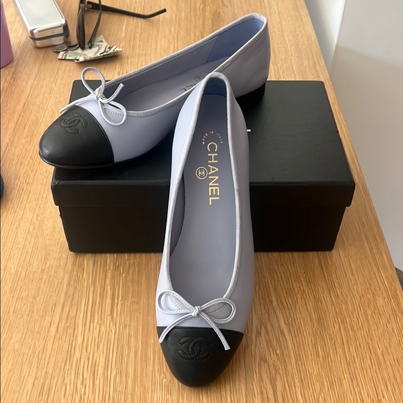 Women's Black and Lavender Ballet Flats - Picture 2 of 3